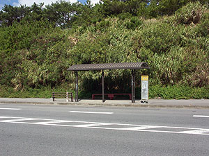 「沖縄高専入口」（名護方面行き）停留所