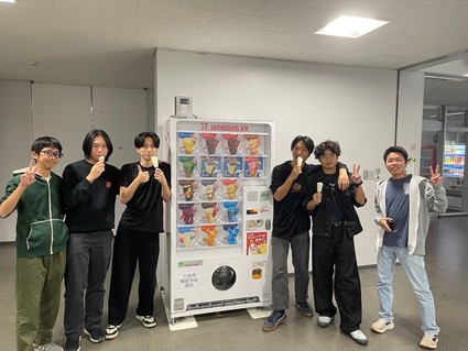 人気のアイス自動販売機設置！の写真